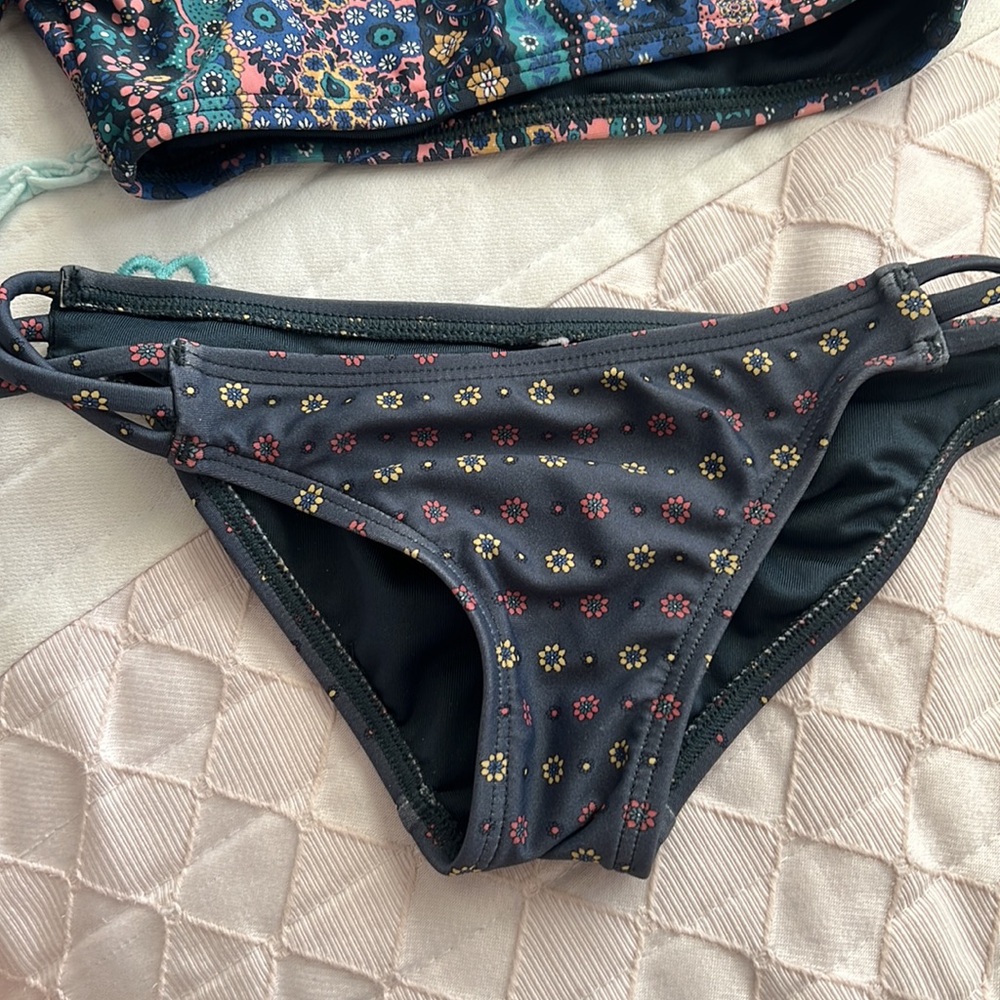 O’Neil bikini - Picture 3 of 3